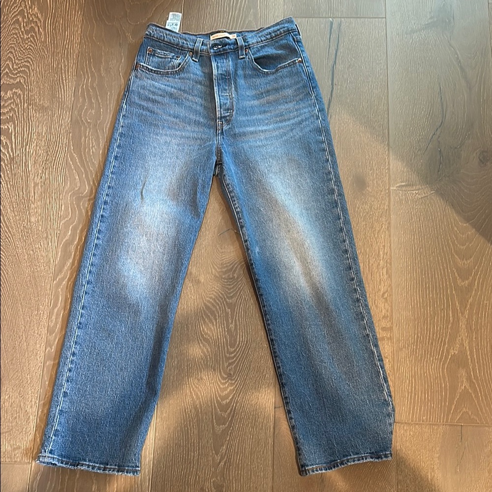 Levi's Blue Straight Leg Jeans Versatile Everyday Wear